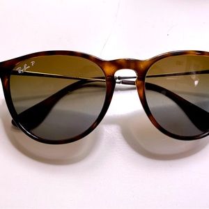 Authentic Ray-Ban “Erika Classic” Polarized sunglasses. Havana brown color
